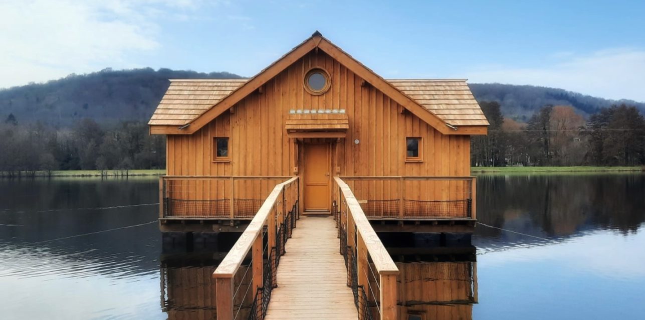 cabane sur l'eau avec SPA cabane sur l'eau avec SPA